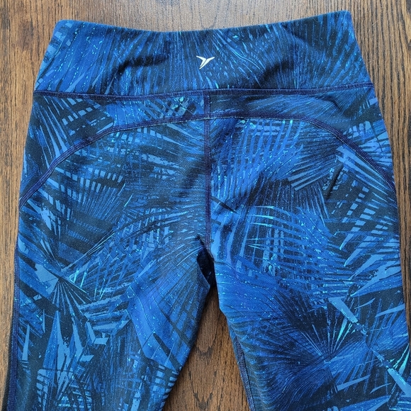 Old Navy Go Dry Active Compression Blue Palm Cropped Leggings Size Women Medium - Picture 4 of 11